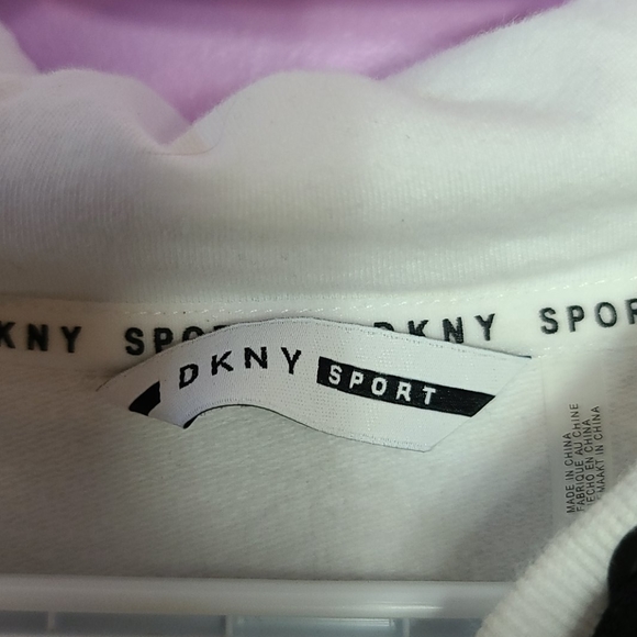ποΈ DKNY Hoodie - Picture 2 of 9